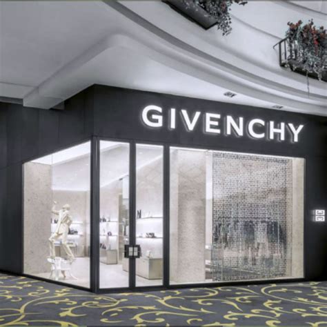 Trouver votre boutique GIVENCHY 